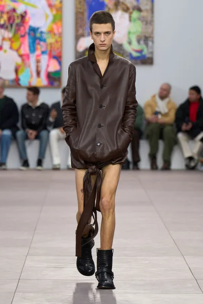 Look 7